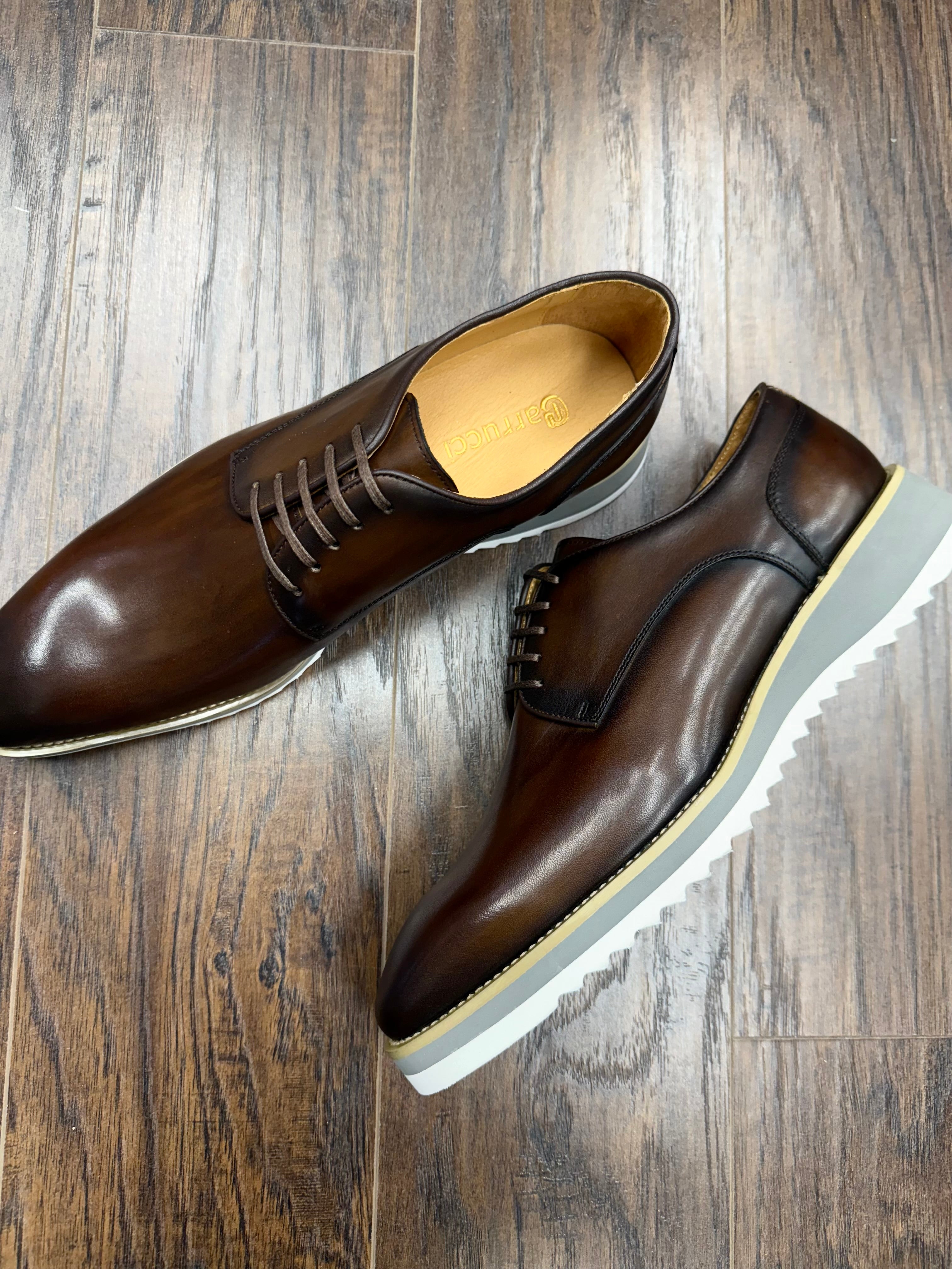 Carrucci Burnished Leather Shoe (Chestnut)