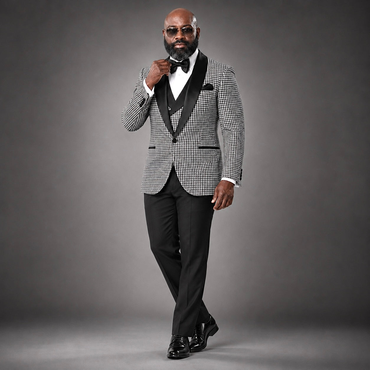 Rossi Man 3 Piece Tuxedo - Black White RM1948