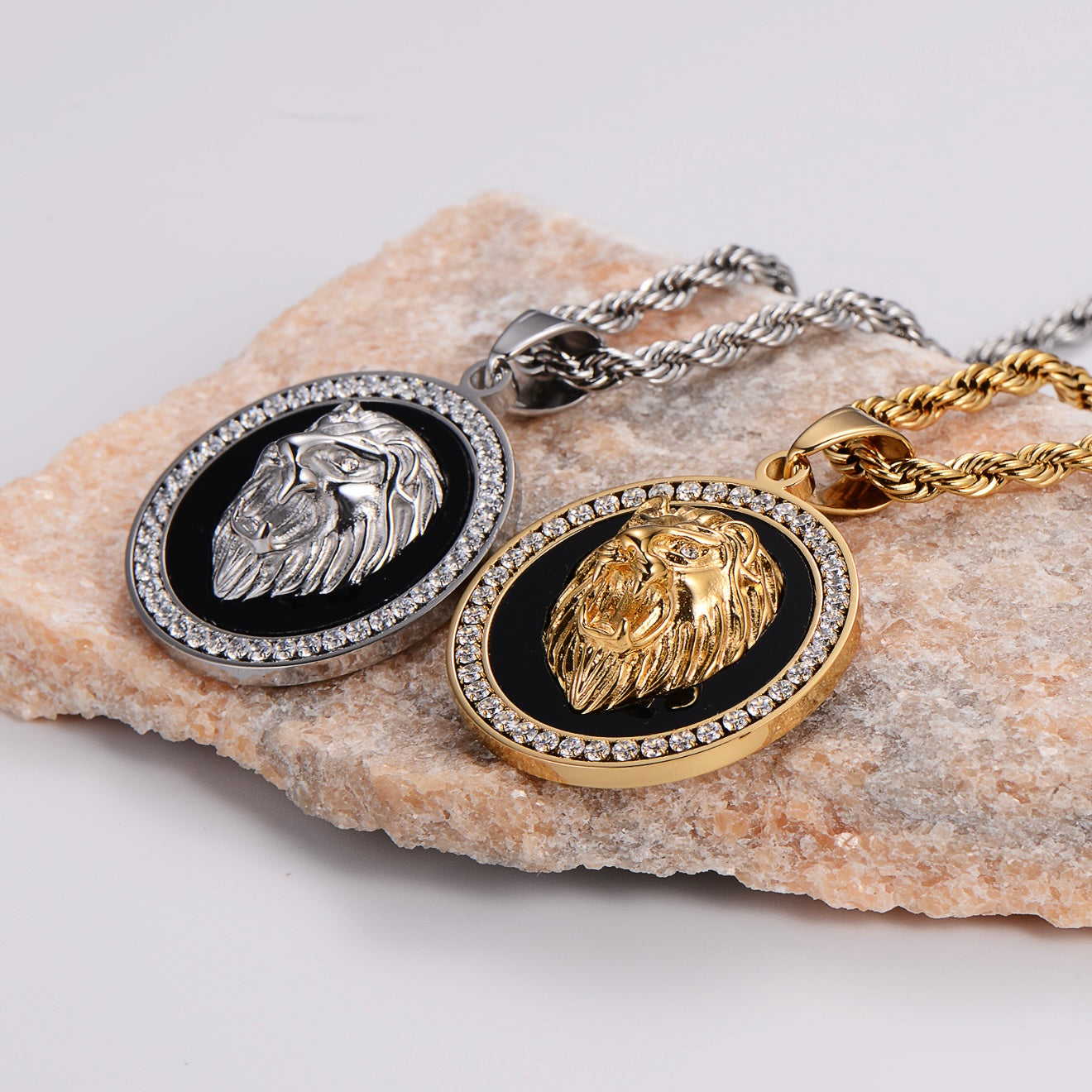 KALIKO "Lion Studed" Rope Chain + Pendant (Gold) 544