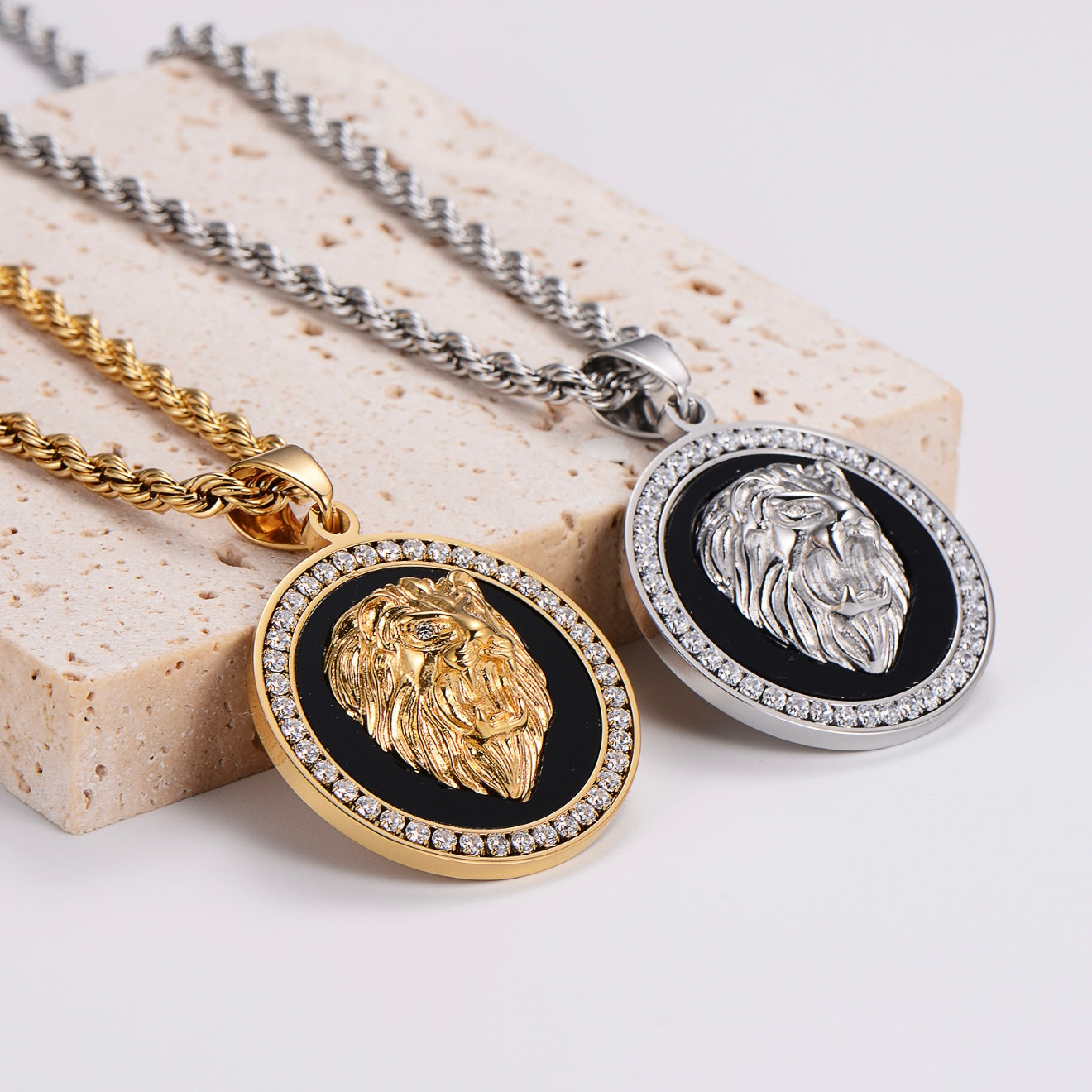 KALIKO "Lion Studed" Rope Chain + Pendant (Gold) 544