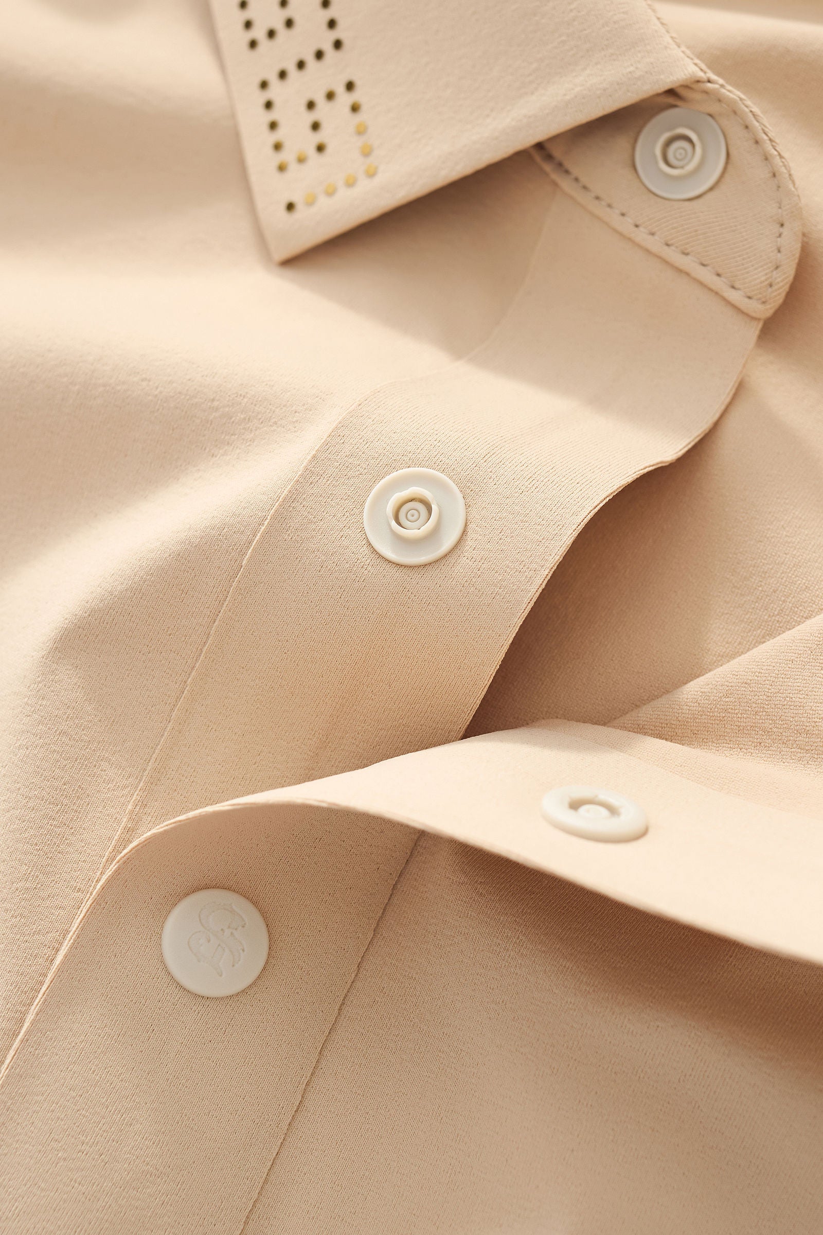 Perforated Collar Performance Polo – El Baron KHAKI/GOLD