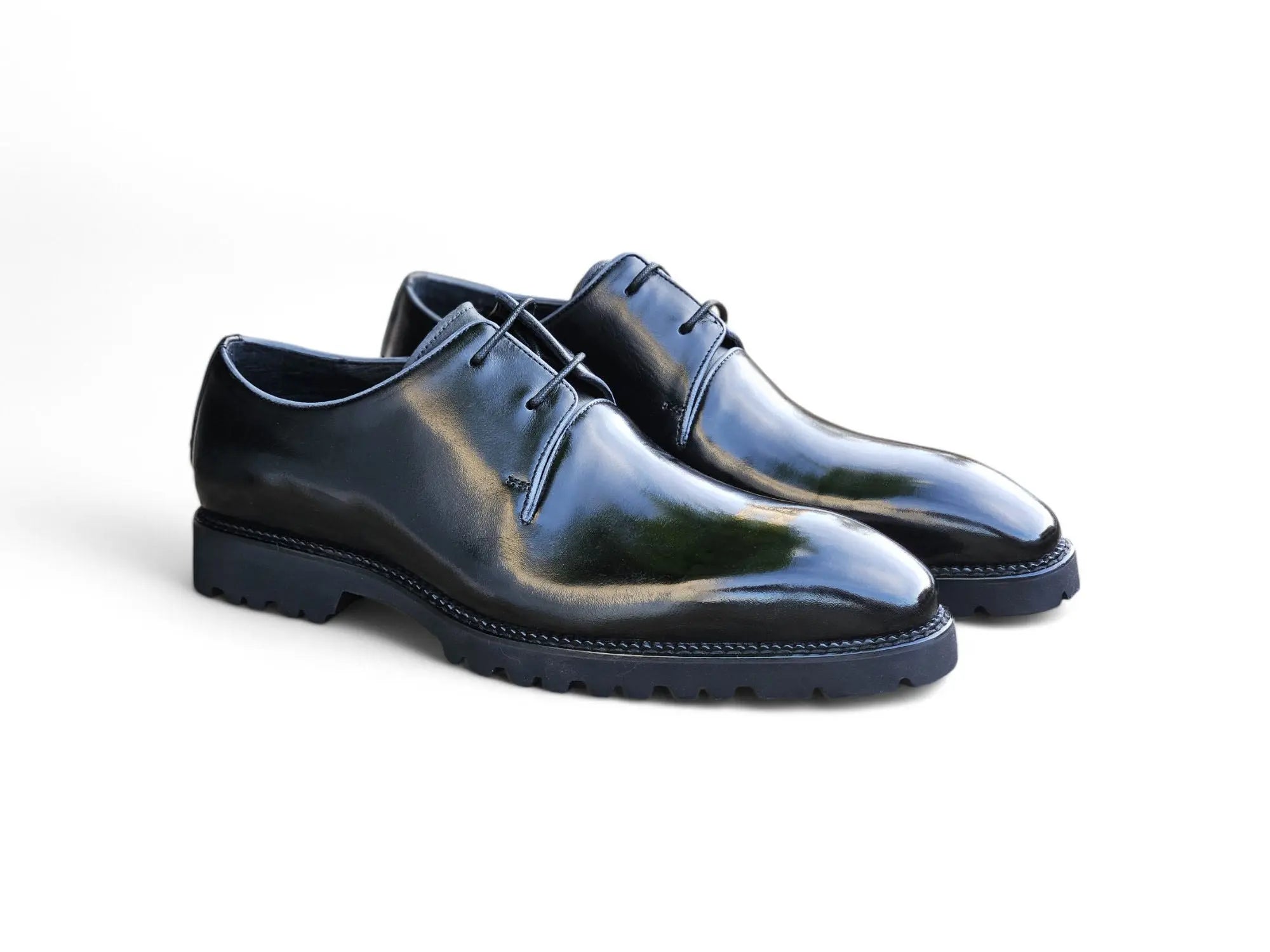 Whole Cut Derby With Lug Sole