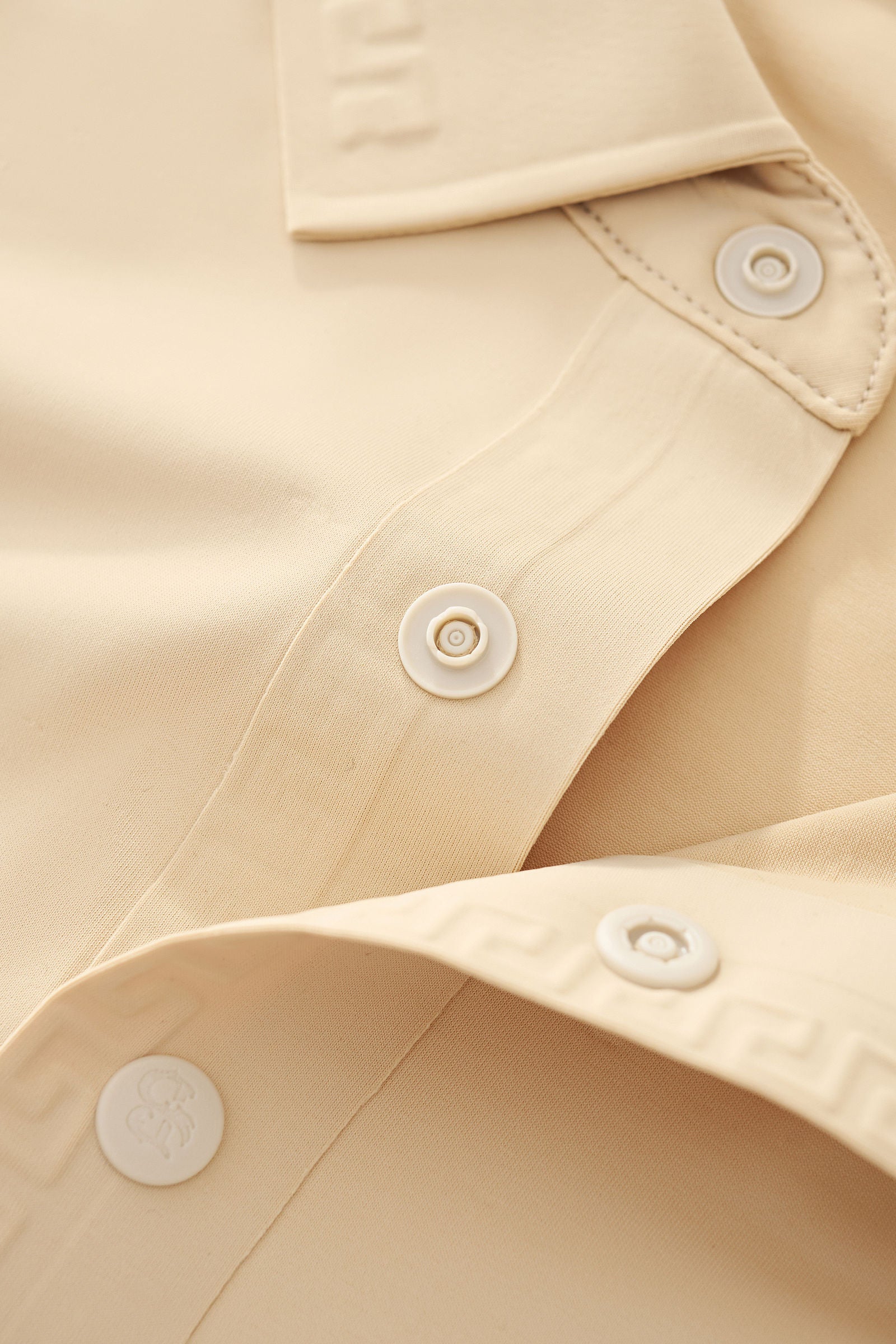 Embossed Placket Performance Polo – El Baron KHAKI