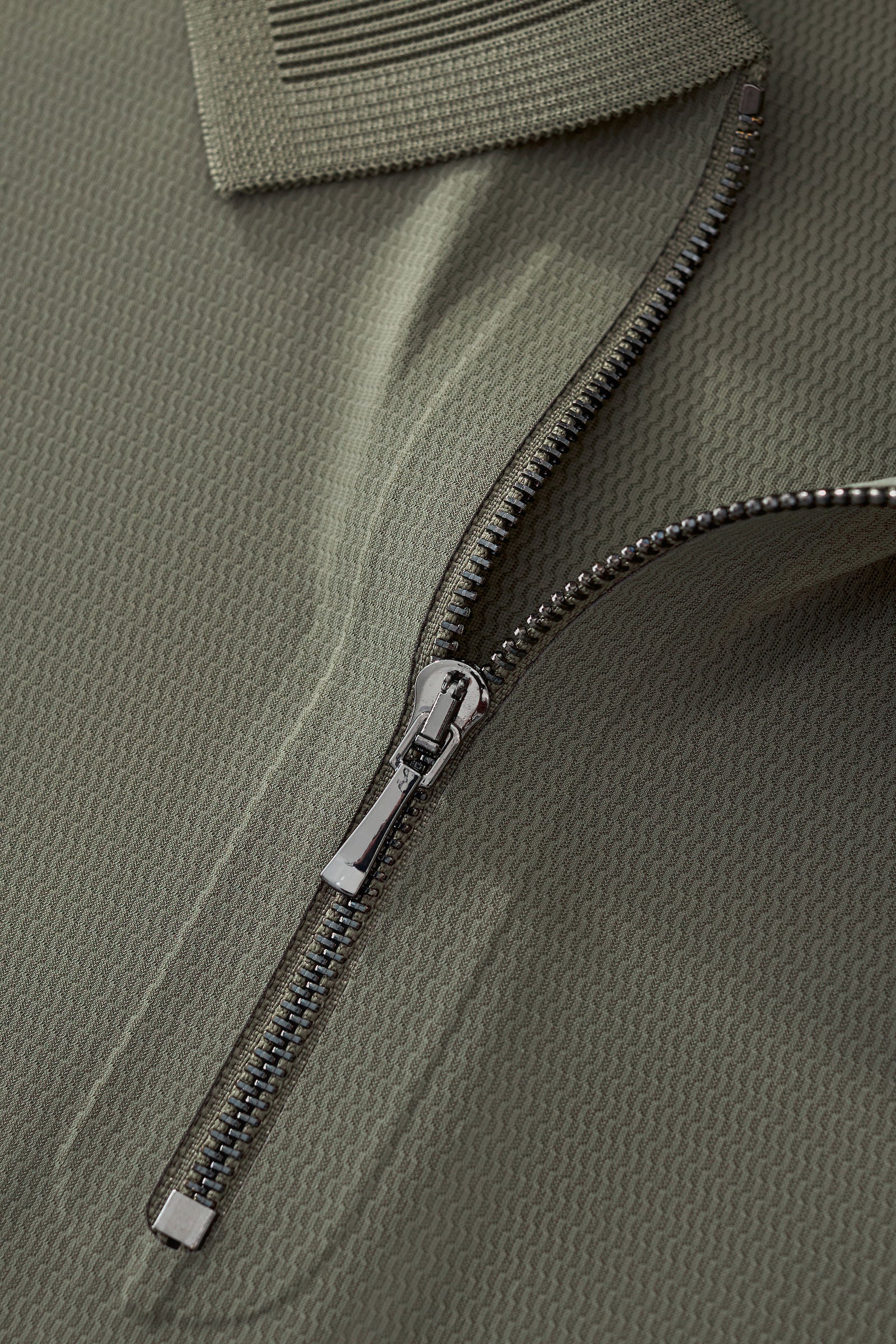 Zip Placket Performance Polo – El Baron DARK GREEN