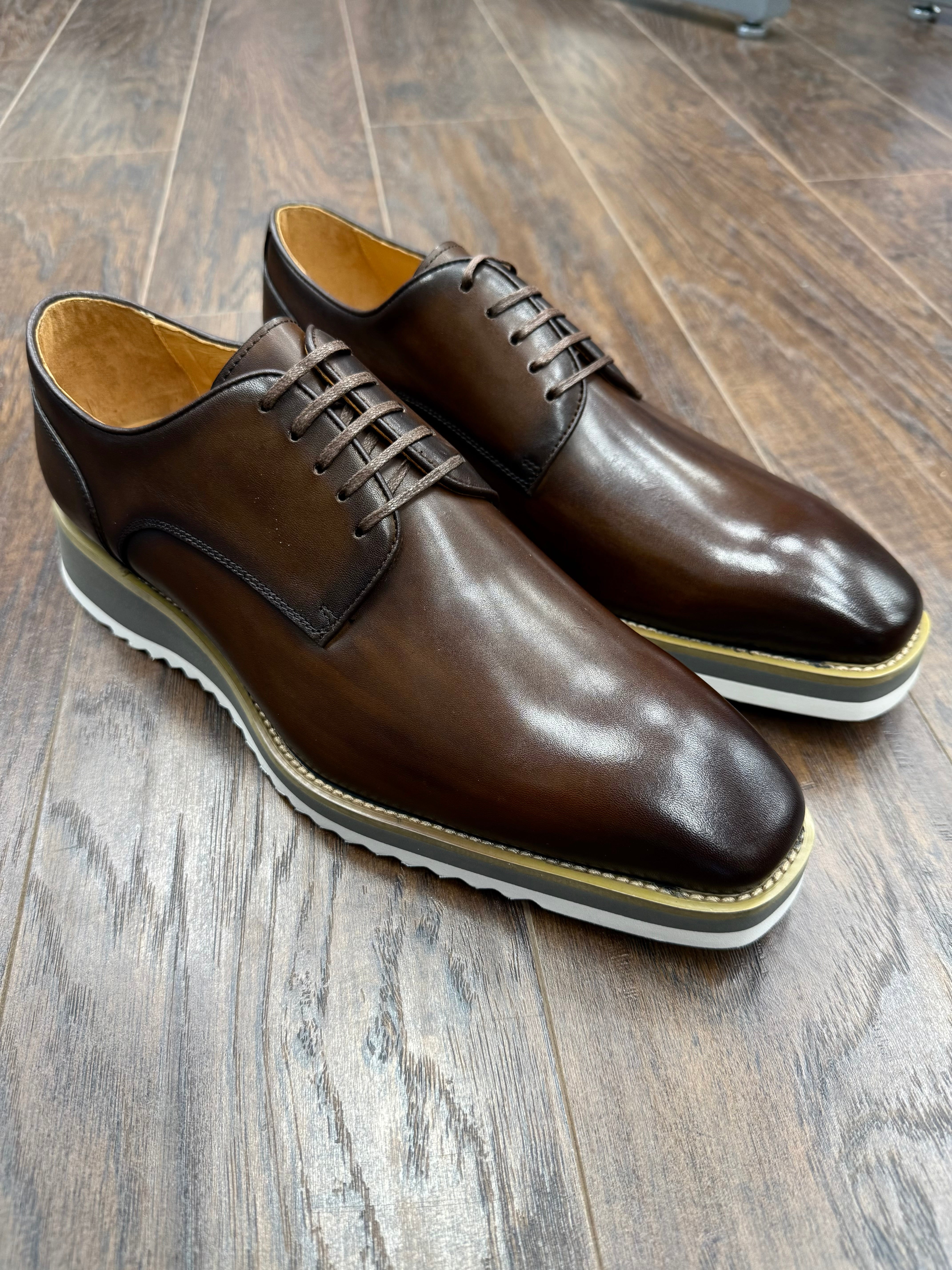 Carrucci Burnished Leather Shoe (Chestnut)