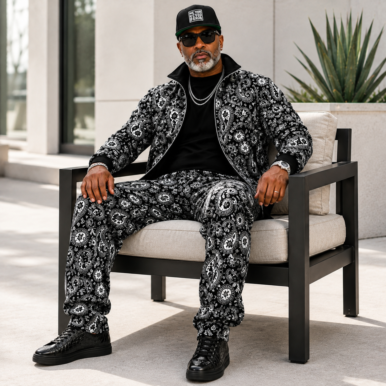 Inserch Men's Paisley Velour Track Jacket & Pant Set: Black