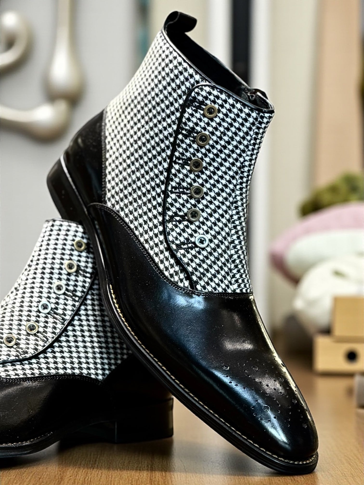Giovanni Houndstooth Boot (Black/White)