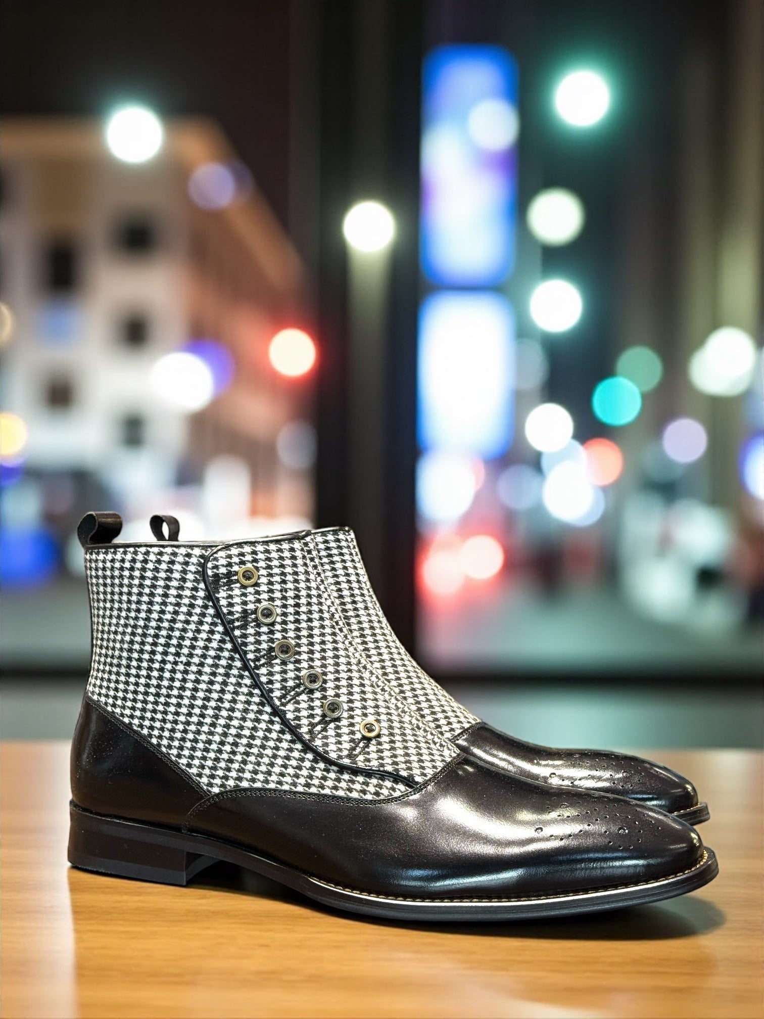 Giovanni Houndstooth Boot (Black/White)