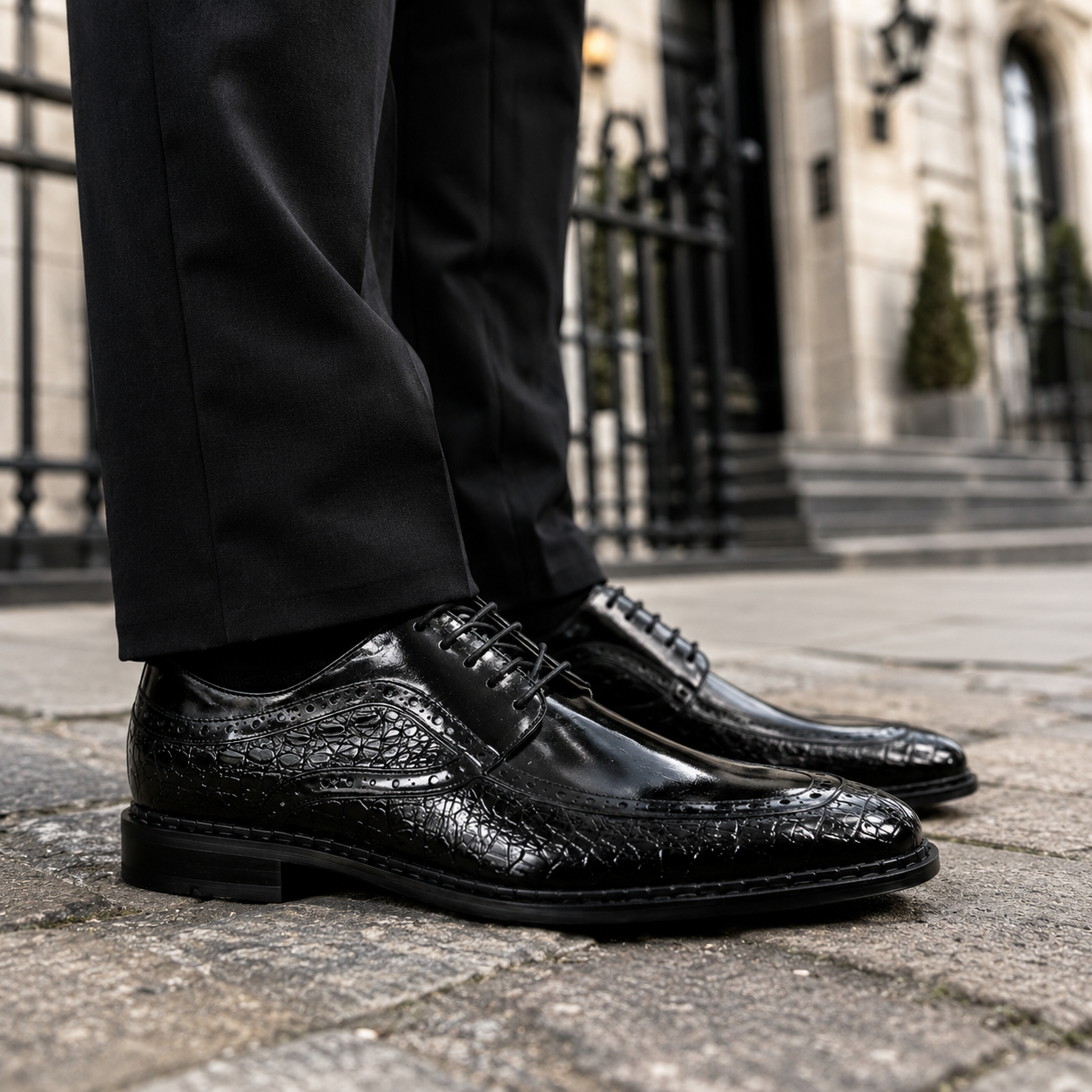 Giovanni Terence Men’s Moc-Toe Leather Shoe – Black