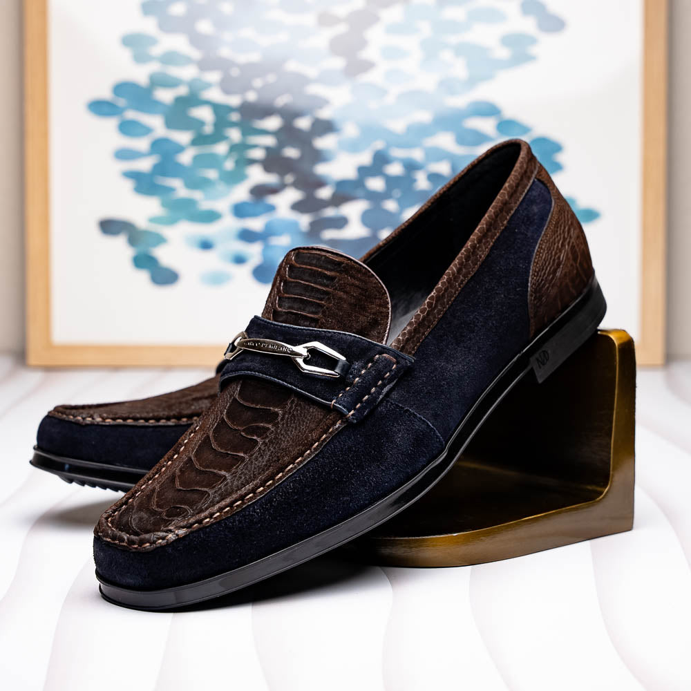 Hugo Brown / Navy