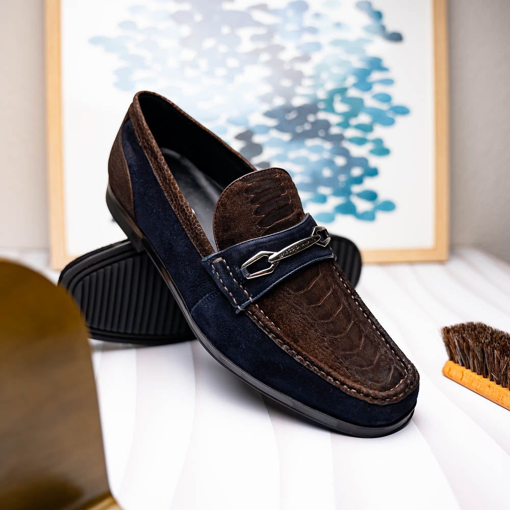 Hugo Brown / Navy